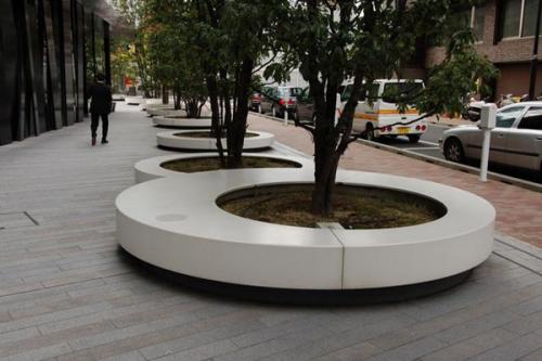 石材“擋墻”與“樹池”怎么打造呢？  第5張