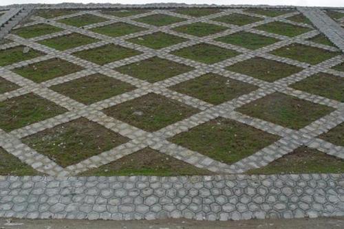 菱形護坡工程應該怎么施工呢？